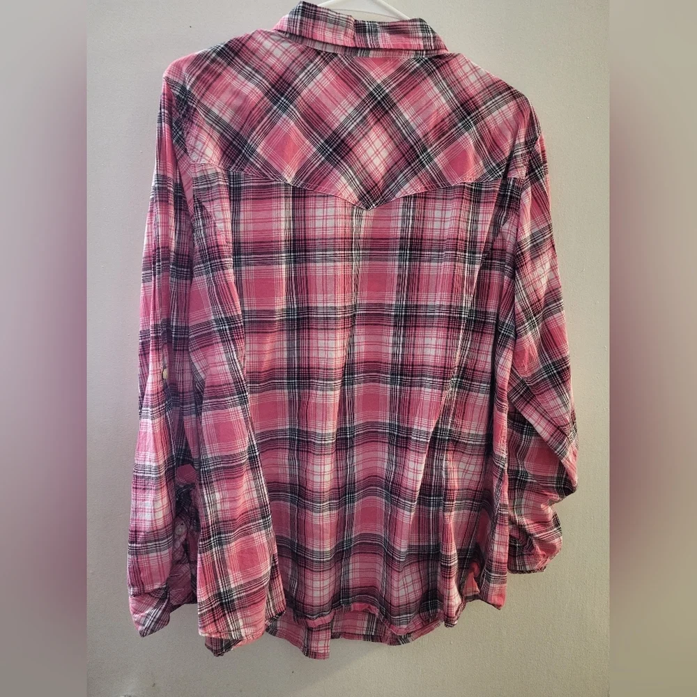 Torrid Size2 Pink Plaid Button-Up Shirt - Picture 2 of 2